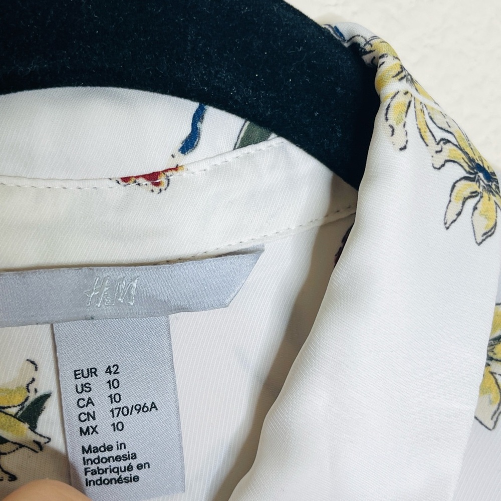H & M Long Sleeve Blouse Button Front Top Collared Shirt Bird & Floral Print - Picture 4 of 6